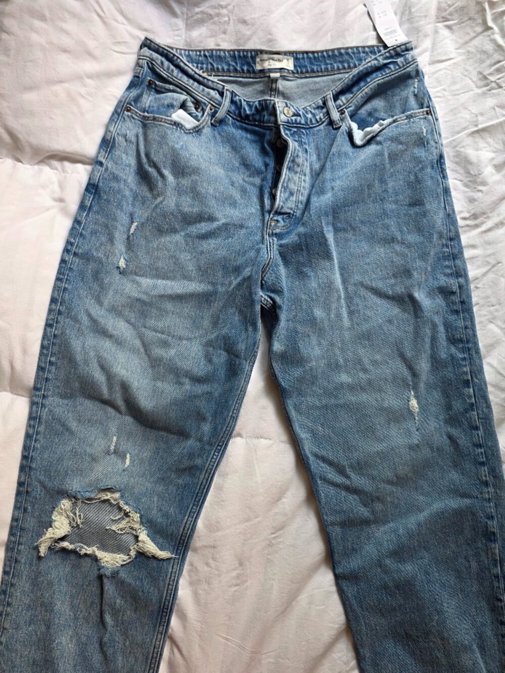 Abercrombie & Fitch The Dad High Rise Ripped Jean - 32/14L - NWT